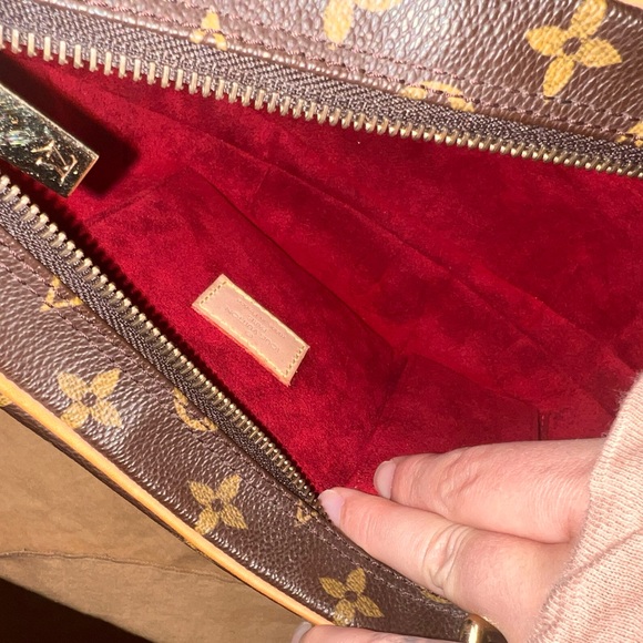 Authentic Louis Vuitton Croissant MM - Picture 10 of 11